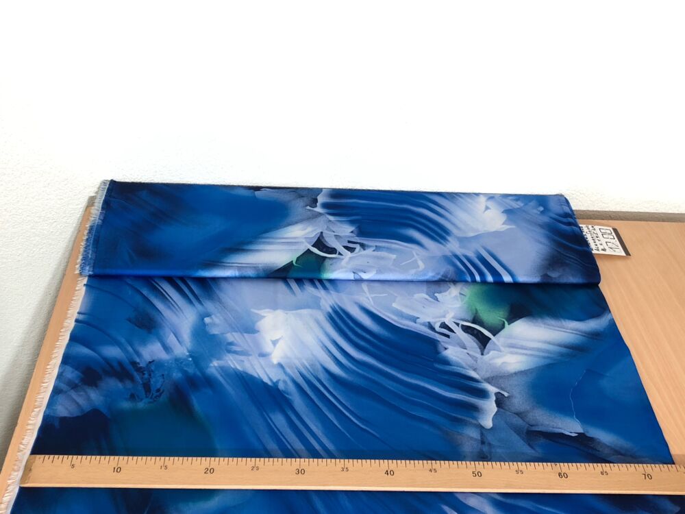 726F13C5-8166-4F18-BEF3-23B159598CE7