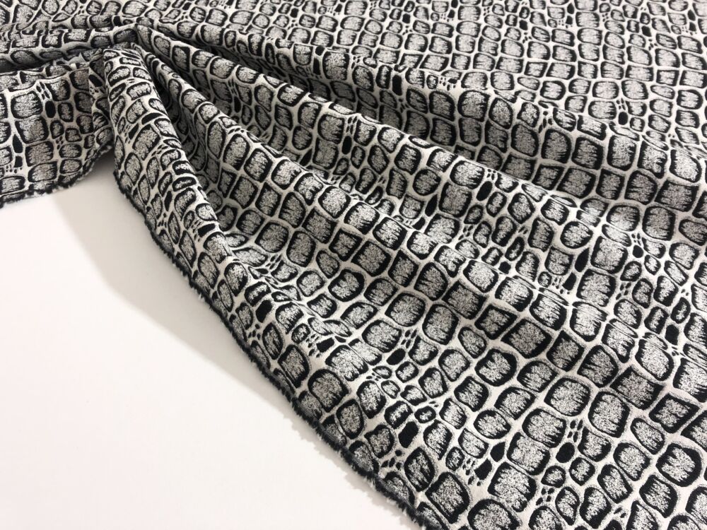 0F0D8EF7-FF01-4C84-BBAE-4366FE5EDD05 0F0D8EF7-FF01-4C84-BBAE-4366FE5EDD05