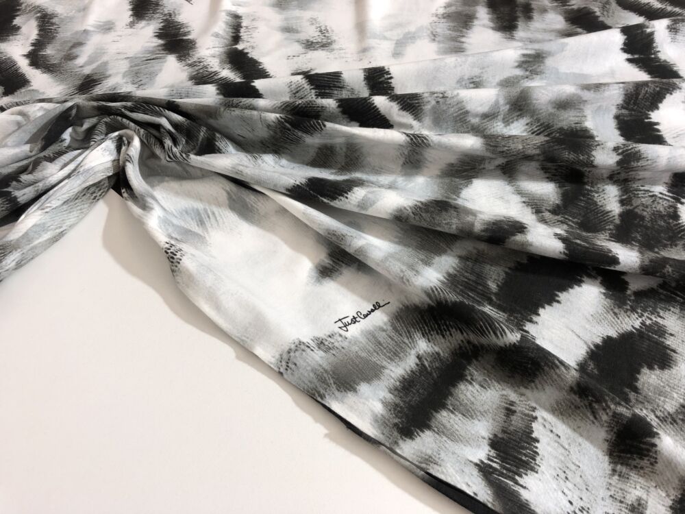 DC52097F-5B08-4E8C-AA93-D139C31A7531